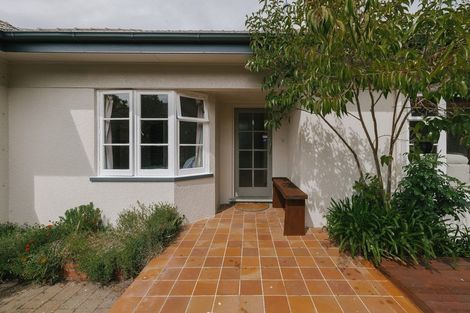 Photo of property in 14 Trent Avenue, Hokowhitu, Palmerston North, 4410