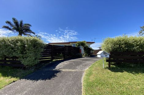 Photo of property in 60 Casuarina Road, Half Moon Bay, Auckland, 2012