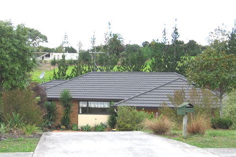 Photo of property in 18 Berkshire Terrace, Massey, Auckland, 0614