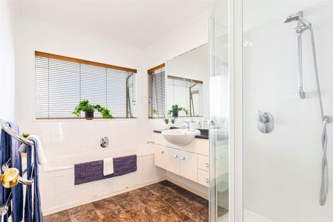 Photo of property in 157c Colwill Road, Massey, Auckland, 0614