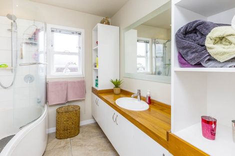 Photo of property in 582 Fergusson Drive, Trentham, Upper Hutt, 5018