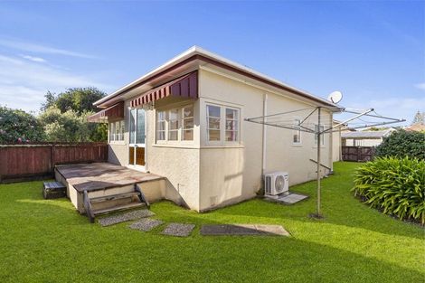 Photo of property in 10 Eastern Beach Road, Eastern Beach, Auckland, 2012
