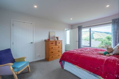 Photo of property in 9 Tauhou Place, Waikanae, 5036