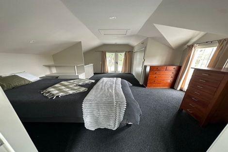 Photo of property in 18 Lower Watt Street, Wadestown, Wellington, 6012