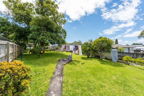 Photo of property in 13 Waione Avenue, Te Atatu Peninsula, Auckland, 0610