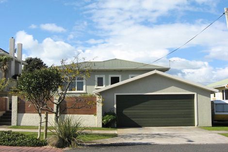 Photo of property in 51 Paynters Avenue, Strandon, New Plymouth, 4312