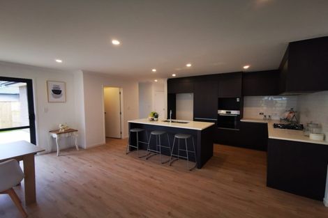 Photo of property in 12 Ropere Street, Kumeu, 0810