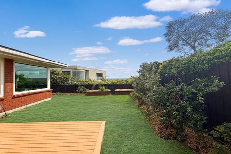 Photo of property in 2/4 Sulby Road, Cashmere, Christchurch, 8022