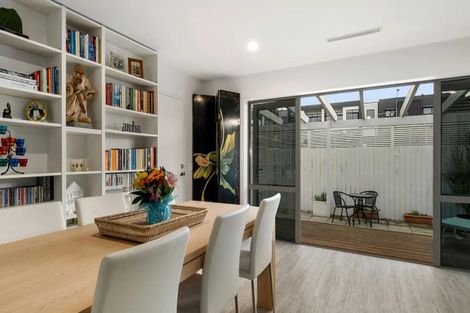 Photo of property in 2/220 Salisbury Street, Christchurch Central, Christchurch, 8013