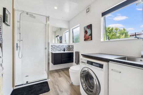 Photo of property in 2/4 Kenneth Hopper Place, Manly, Whangaparaoa, 0930