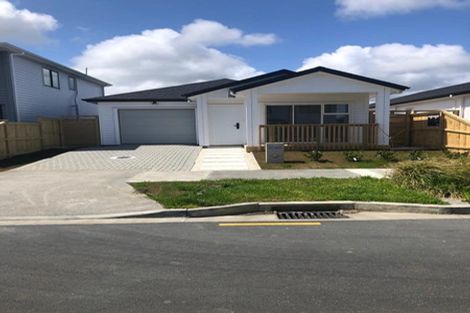 Photo of property in 23 Woven Place, Karaka, Papakura, 2113