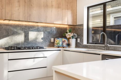 Photo of property in 71a Matipo Road, Te Atatu Peninsula, Auckland, 0610