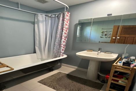 Photo of property in 22 St Michaels Avenue, Point Chevalier, Auckland, 1022