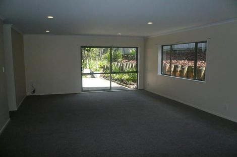 Photo of property in 18 Shah Place, Glen Eden, Auckland, 0602