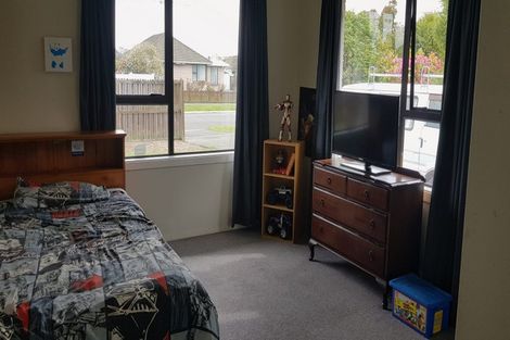 Photo of property in 10 Emlyn Place, Avondale, Christchurch, 8061
