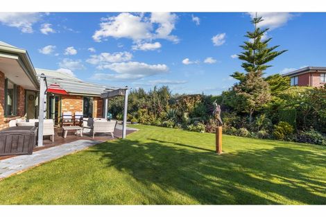 Photo of property in 33 Willowside Place, Amberley, 7410