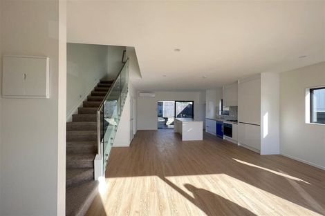 Photo of property in 38b Crestview Rise, Papakura, 2110