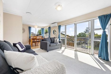 Photo of property in 98 Gallony Avenue, Massey, Auckland, 0614