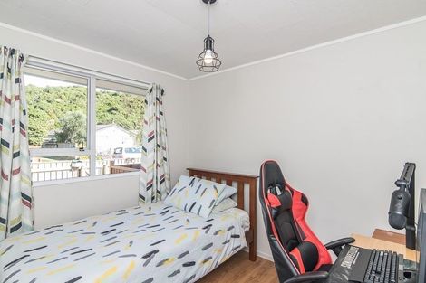 Photo of property in 32 Hookway Grove, Paraparaumu, 5032