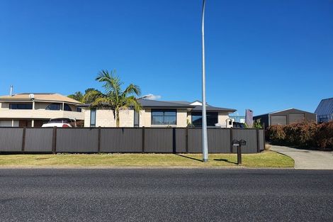 Photo of property in 34a Torkar Road, Clarks Beach, 2122