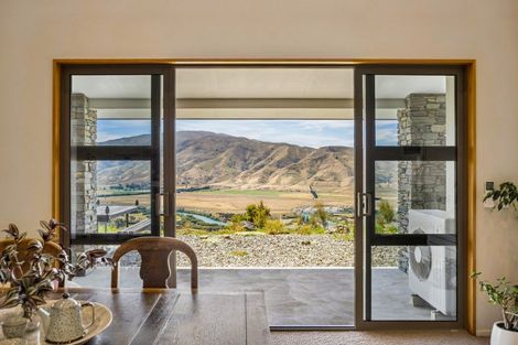 Photo of property in 51 Westreca Ridge Lane, Queensberry, Cromwell, 9383