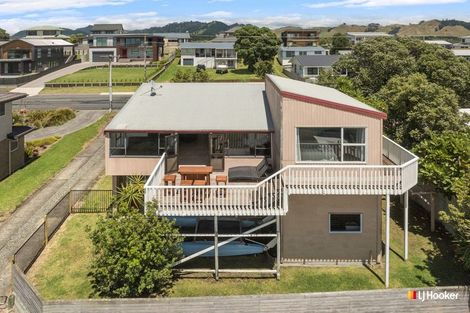 Photo of property in 183 Seaforth Road, Waihi Beach, 3611