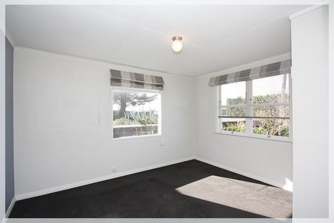 Photo of property in 8 Kennedy Street, Foxton Beach, Foxton, 4815