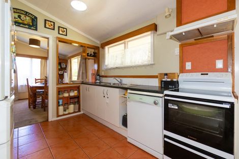 Photo of property in 72 Avondale Road, Taradale, Napier, 4112