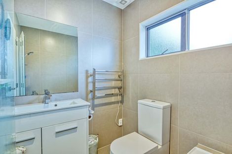 Photo of property in 3/147 Albany Highway, Unsworth Heights, Auckland, 0632