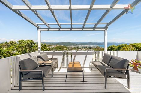 Photo of property in 35 Acacia Avenue, Maungaraki, Lower Hutt, 5010