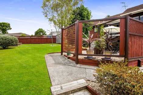 Photo of property in 6 Elizabeth Drive, West Harbour, Auckland, 0618