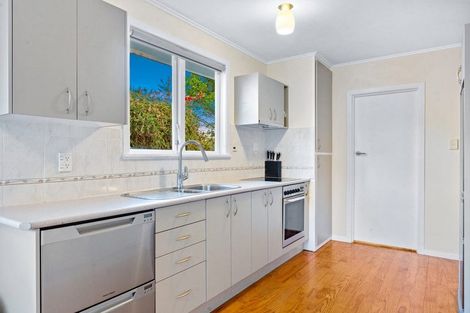 Photo of property in 23 Hutchinsons Road, Bucklands Beach, Auckland, 2014