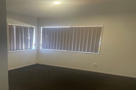 Photo of property in 2/24 Janese Place, Weymouth, Auckland, 2103