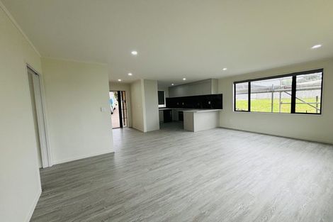 Photo of property in 50 San Valentino Drive, Henderson, Auckland, 0612