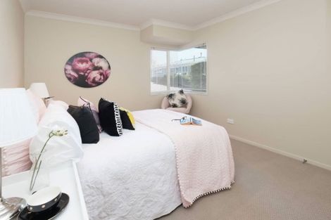Photo of property in 13a Rodney Street, Howick, Auckland, 2014