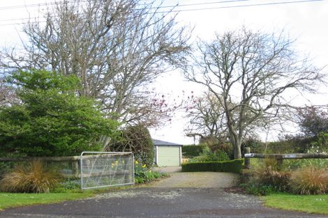 Photo of property in 52 Takiroa Street, Urenui, 4375