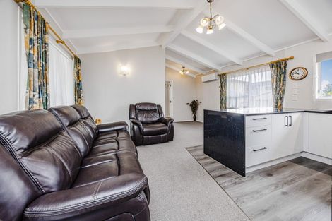 Photo of property in 2/40 Laurie Avenue, Papakura, 2110