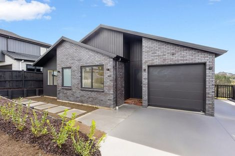 Photo of property in 24 Kikorangi Drive, Wainui, 0992