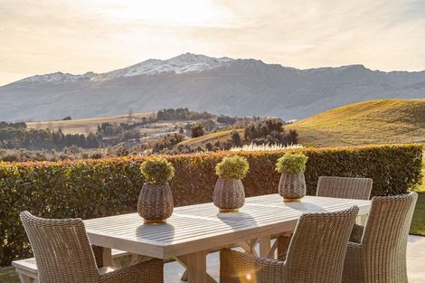 Photo of property in 92 Threepwood Road, Lake Hayes, Queenstown, 9371