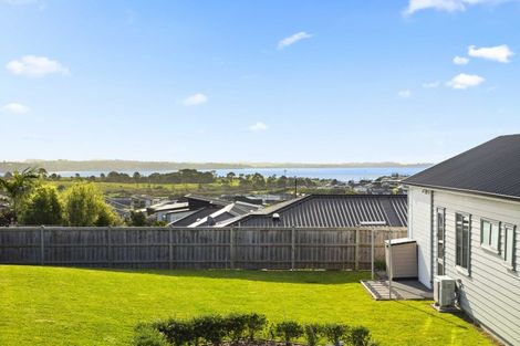 Photo of property in 37 Motukaraka Drive, Beachlands, Auckland, 2018