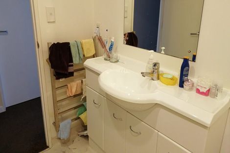 Photo of property in Terrace Heights Apartments, 10c/163 The Terrace, Wellington Central, Wellington, 6011