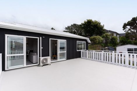 Photo of property in 17a The Drive, Tawa, Wellington, 5028