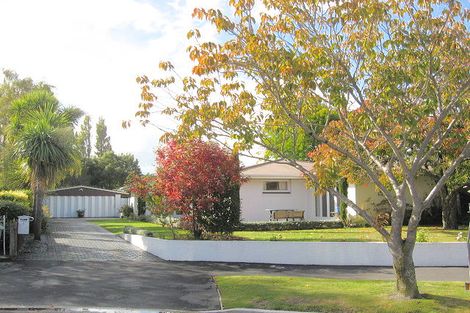 Photo of property in 6 Burrows Place, Ilam, Christchurch, 8041