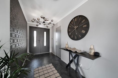 Photo of property in 33 Honeyfield Drive, Whalers Gate, New Plymouth, 4310