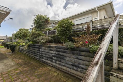 Photo of property in 4/3 Sandel Rise, Merrilands, New Plymouth, 4312