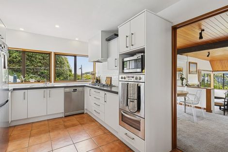 Photo of property in 50 Amapur Drive, Khandallah, Wellington, 6035