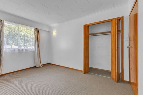 Photo of property in 50 Seaview Road, Marfell, New Plymouth, 4310