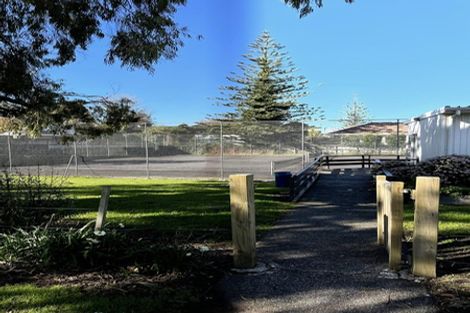 Photo of property in 2/55 Glenmore Road, Sunnyhills, Auckland, 2010