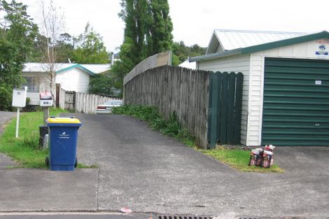 Photo of property in 2/11 Kahikatea Place, Ranui, Auckland, 0612