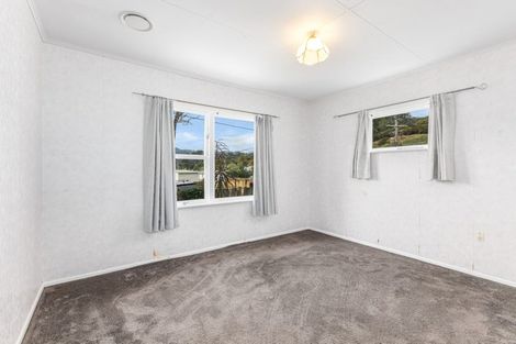Photo of property in 10 Gardiner Grove, Wainuiomata, Lower Hutt, 5014